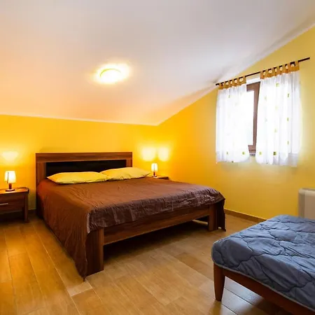 Vakantiehuis Five-bedroom Holiday In