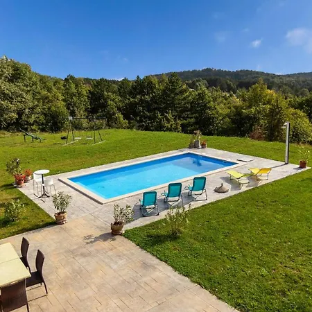 Five Bedroom Holiday In Holiday home *